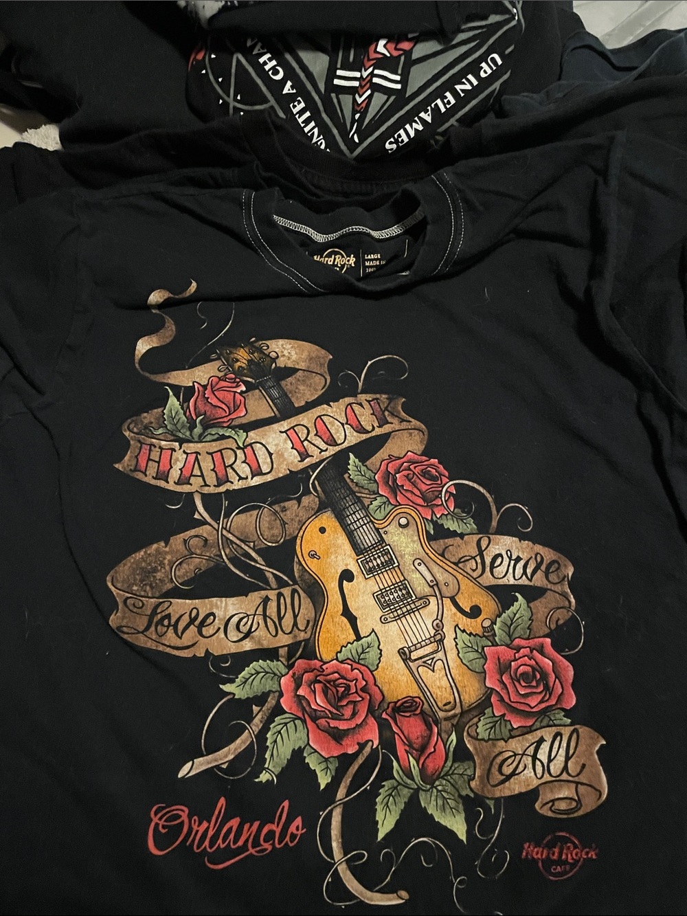 Hard Rock Cafe tOrlando Black Graphic Tee - Rose & Guitar